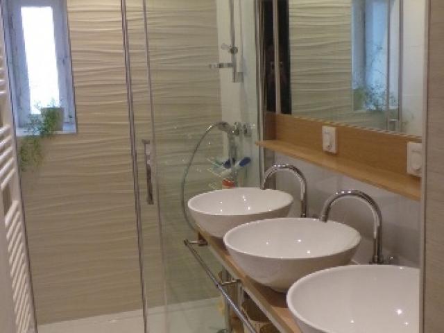 Rénovation d'une  Salle de Bain sur mesure à Corbas : Confort et Design 